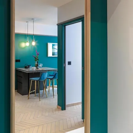 Astoria אקס-לה-באינס